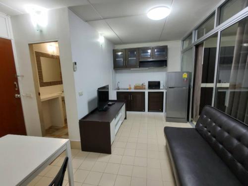 Dapur atau dapur kecil di Popular The best muangthongthani 日常房间公寓