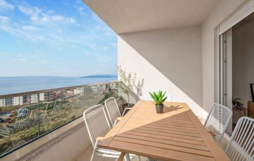 1 Bedroom Nice Apartment In Makarska