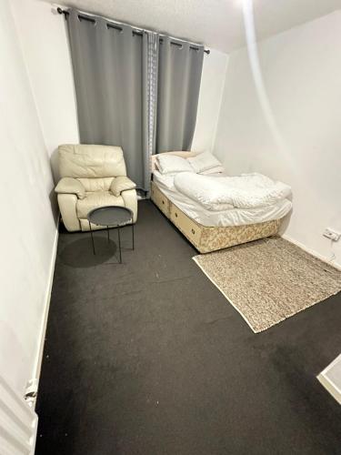 Private room in Glasgow City centre tesisinde bir odada yatak veya yataklar