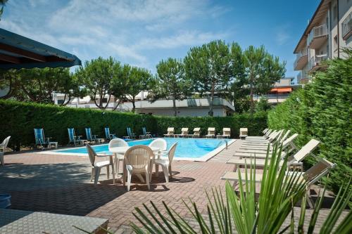 Bazén v ubytování Hotel Antony nebo v jeho okolí