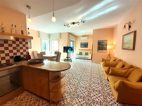 A kitchen or kitchenette at YourHome in Vico