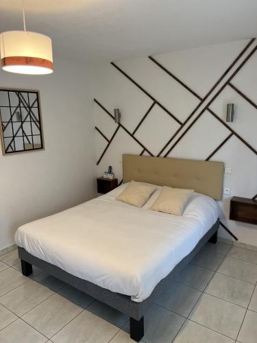 Gallery image of Logis L'Authentique Hotel Restaurant in Annesse-et-Beaulieu