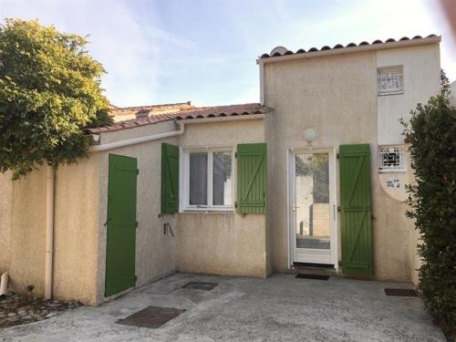 Photo de la galerie de l'établissement Maison 3 pièces proche plage et forêt à Saint-Georges-d’Oléron – 6 couchages - FR-1-246A-249, à Saint-Georges-dʼOléron