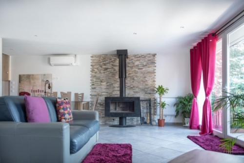 Ruang duduk di Appartement Fuychaa Proche de Lyon , Eurexpo , stadium , Aréna