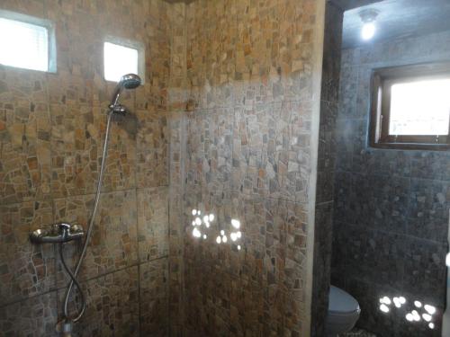 Bagno di Pondok Indah Bungalows Tetebatu