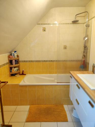 Photo de la galerie de l'établissement Maison Guidel Plages 4 à 8 personnes, à Guidel