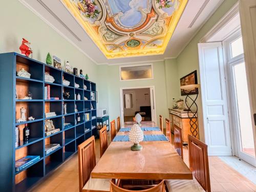 TV a/nebo společenská místnost v ubytování Vanvitelli Palace B&b