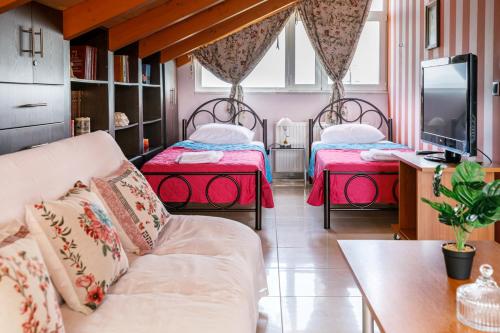 Postel nebo postele na pokoji v ubytování Luxurious Sofita in Preveza