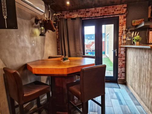 The Pub - Unique & Authentic Experience - Free Parking!, 5 minutes from Airbus and The Mall Cribbs photo 24