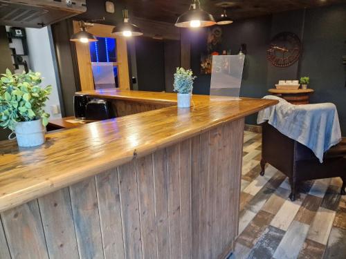 The Pub - Unique & Authentic Experience - Free Parking!, 5 minutes from Airbus and The Mall Cribbs photo 27