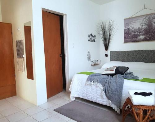 1BD apartment in central colebay walk to everywhere