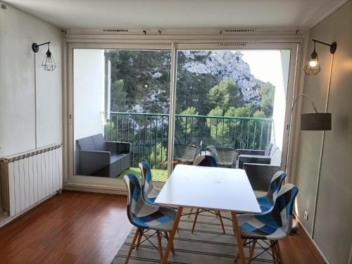 VUE MER et montagne dans parc du roy d'espagne, Up to 7 people