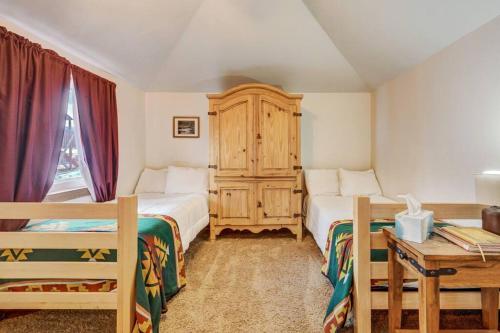 Ένα ή περισσότερα κρεβάτια σε δωμάτιο στο Cabin in Colorado NTL Forest