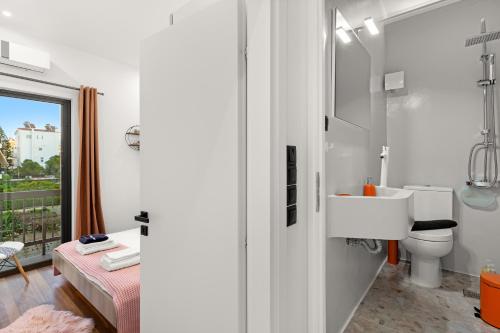 Kylpyhuone majoituspaikassa Luxury apartment in Glyfada(near metro station)C82