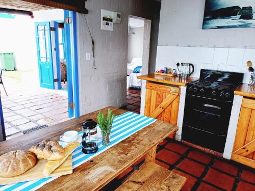 Dapur atau dapur kecil di Long Beach Cabanas