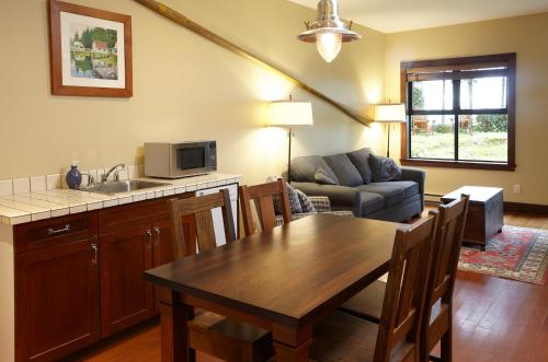 Kuchyň nebo kuchyňský kout v ubytování Middle Beach Lodge