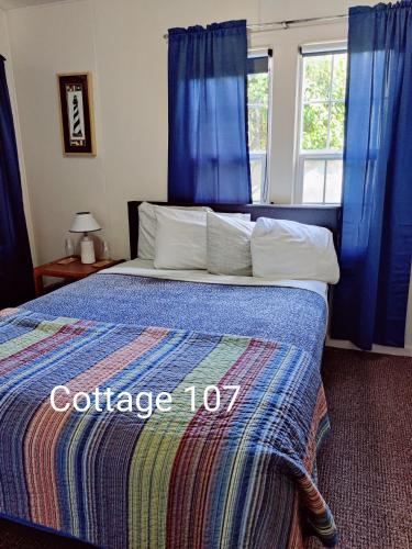 Ένα ή περισσότερα κρεβάτια σε δωμάτιο στο Hillcrest Inn