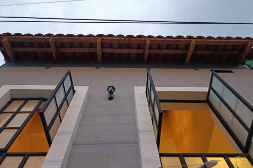 una vista aérea de un pasillo de un edificio en Departamento Loft B en Orizaba