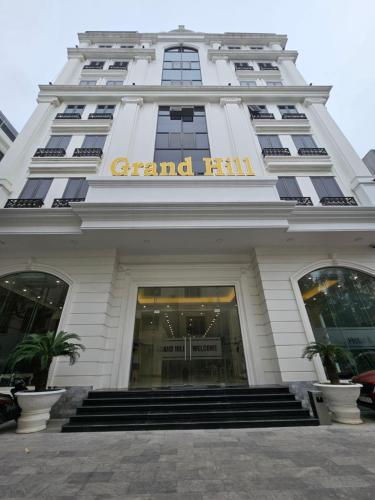 Gallery image of Grand Hill Hotel & Apartment in Hai Phong