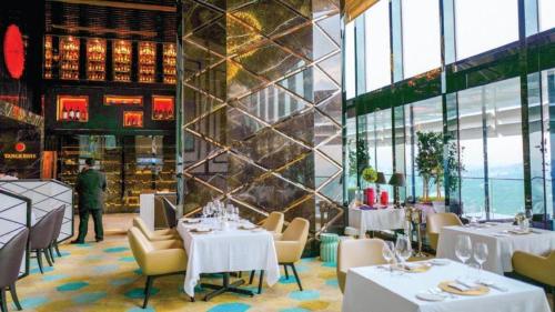 Εστιατόριο ή άλλο μέρος για φαγητό στο KLCC Suites at Platinum