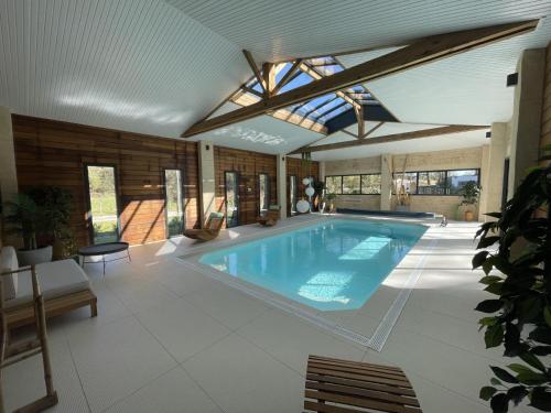 Swimmingpoolen hos eller tæt på Villa NOVA
