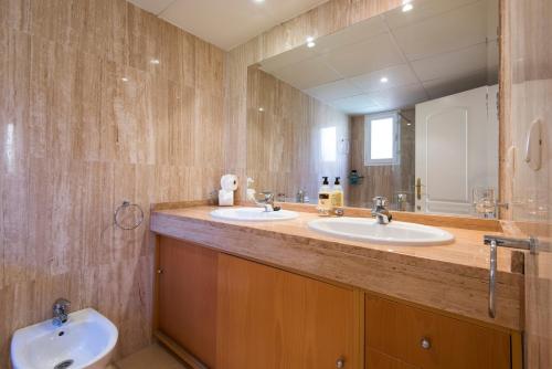 RentAndHomes Penthouse Elviria Golf