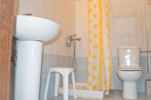 Koupelna v ubytování Hotel Alexandros