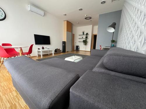 Телевизор и/или развлекательный центр в Blue Orange Resort