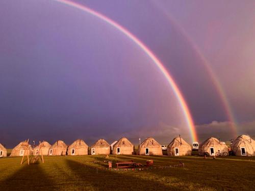 Φωτογραφία από το άλμπουμ του Ak-Sai Travel Son-Kul lake yurt camp σε Song-Kul