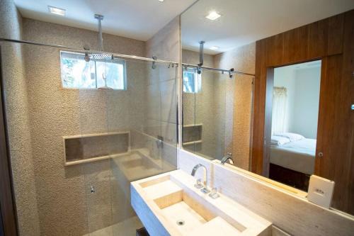 Ένα μπάνιο στο Beach Front Exclusive Villa with Pool