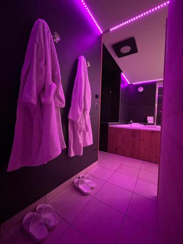 A bathroom at L'Evasion Alpine