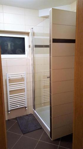 Gambar di galeri bagi Apartments Engel with Pool di Kukci