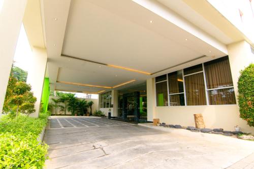 an external view of a building at Front One Hotel Purwodadi in Purwodadi