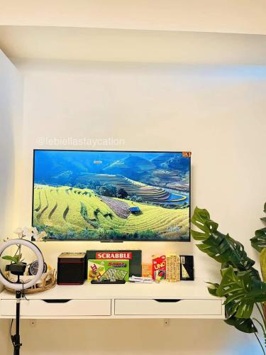 Televisor o centre d'entreteniment de Azure Residences - EA