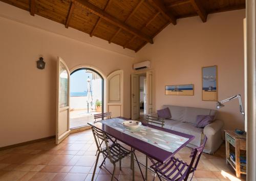 A seating area at L'attichetto