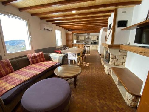 Χώρος καθιστικού στο Chalet Rouge Gazon Site Naturel Classé