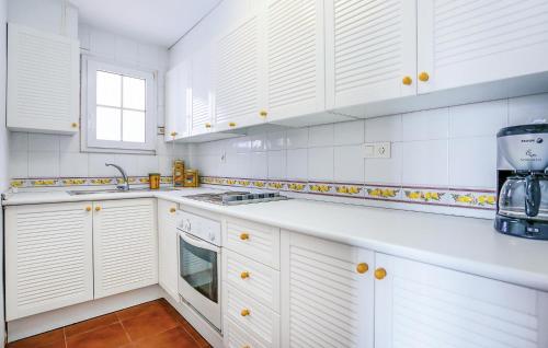 Beautiful Apartment In Torrevieja With Wifi