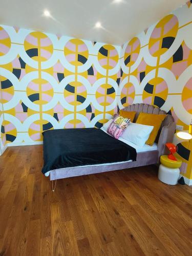Designed 2 rooms in Milan urban area with AC, WiFi, Subway and self check in