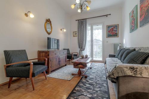 Ruang duduk di Charming Central Corfu Apartment in Old Town