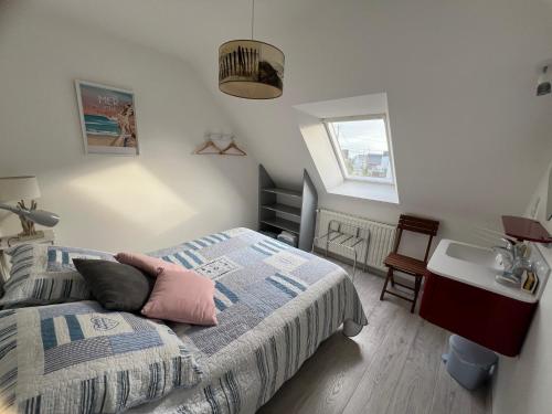 Posteľ alebo postele v izbe v ubytovaní Maison Sarzeau - Penvins, 300m des plages dans impasse au calme, reposant