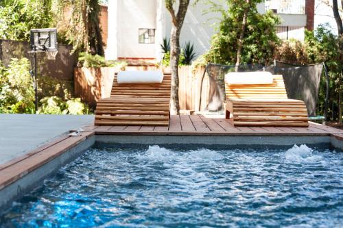 Bazén v ubytování Casa con amplia terraza y jacuzzi en Avándaro nebo v jeho okolí