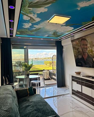 Studio Prestige avec terrasse, île des pêcheurs, Vue port