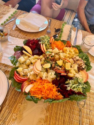 Comida en o cerca de este tented camp