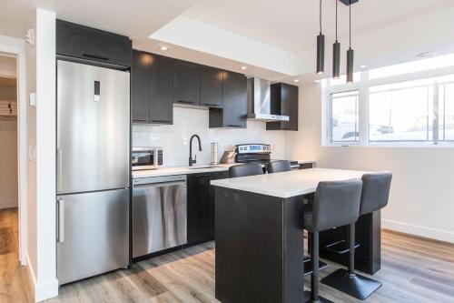 Η κουζίνα ή μικρή κουζίνα στο Westview Luxury Suites