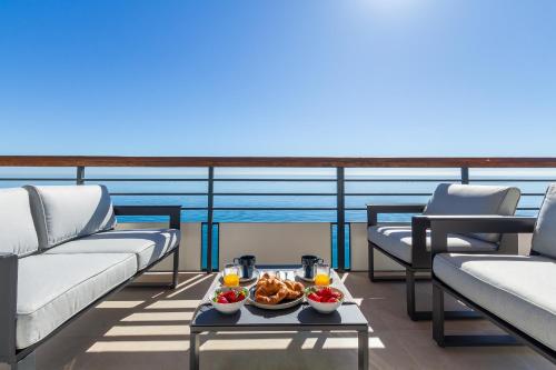 SANTA CLARA Modern & Exclusive Seafront Apartment