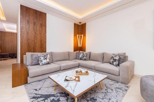 Zona de estar de Aristocratic Abode: Luxurious 2BR Flat in Agdal