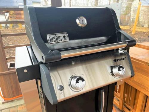 Kemudahan BBQ tersedia untuk tetamu di vila ini
