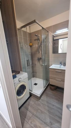 Le coup de coeur tesisinde bir banyo