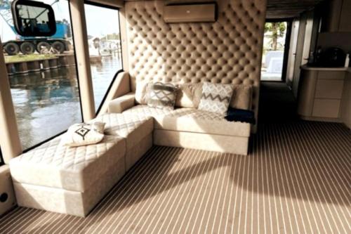 Luxus Hausboot mit Jacuzzi 휴식 공간