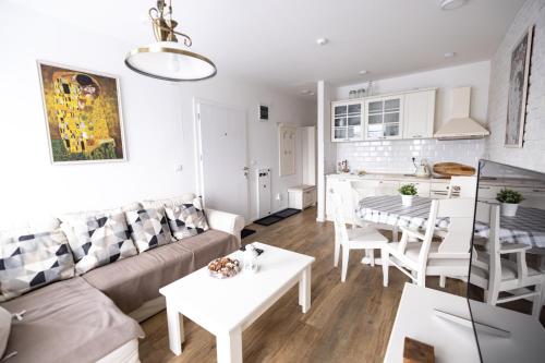 O bucătărie sau chicinetă la PROMO Evergreen apartments